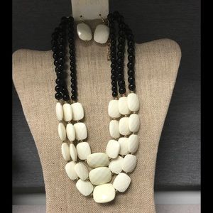 Black and White Necklace Earring Set